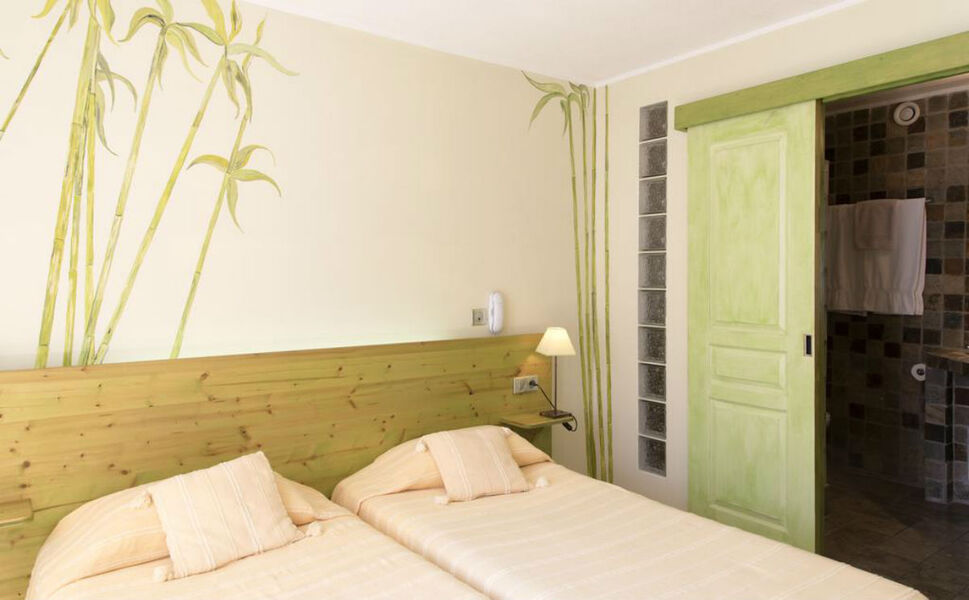 H  tel Relais