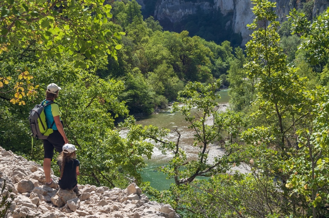 Dans les gorges du Verdon, ne nous aventurons pas sur des itinéraires trop dangereux pour nos jeunes enfants ! 