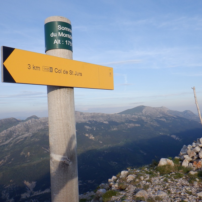 Arrivée au sommet du Montdenier, à 1751 m d'altitude