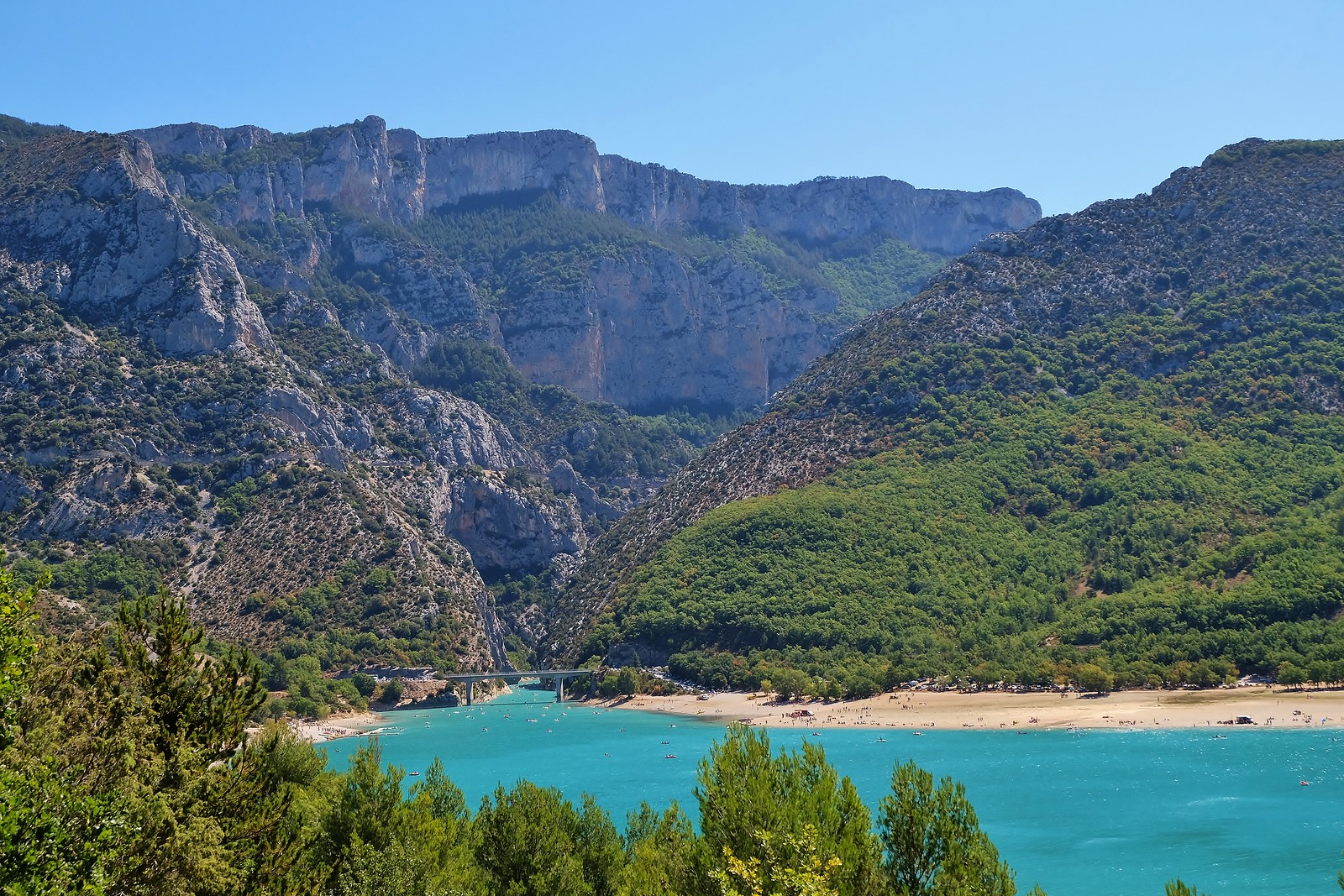 Le pont du Galetas, où le lac de Sainte-Croix et les gorges du Verdon se rencontrent !