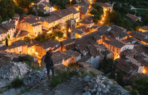 Moustiers en soirée