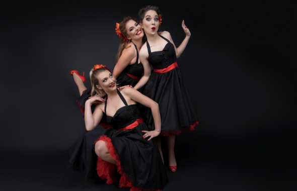 "Place à la Musique" : déambulation avec COCKTAIL MADEMOISELLES !_Moustiers-Sainte-Marie