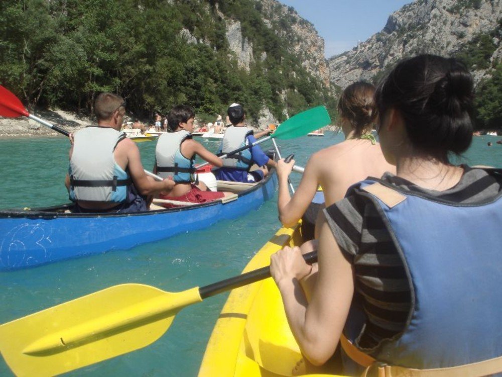 Verdon Gorges Activities We arrived at la base nautique de l'etoile which is the closest pedalo/kayak rental to the gorge opening (on the left bank when looking at the gorge) at 8:45am and joined the already formed queue. verdon gorges activities