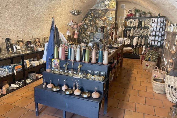 La Mère Veilleuse_Moustiers-Sainte-Marie