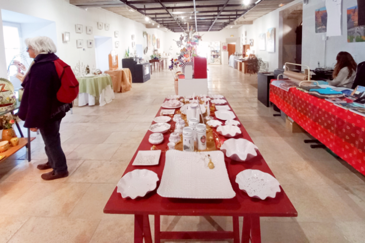 December in Moustiers: exhibition-sale