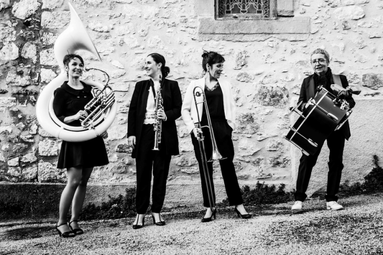 "Platz für Musik " : Wanderung mit der WONDER BRASS BAND !_Moustiers-Sainte-Marie