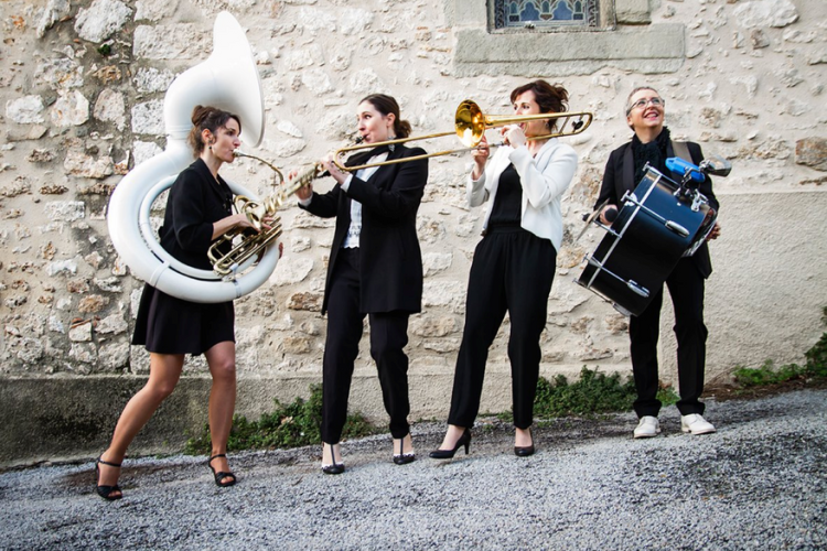 "Platz für Musik " : Wanderung mit der WONDER BRASS BAND !_Moustiers-Sainte-Marie