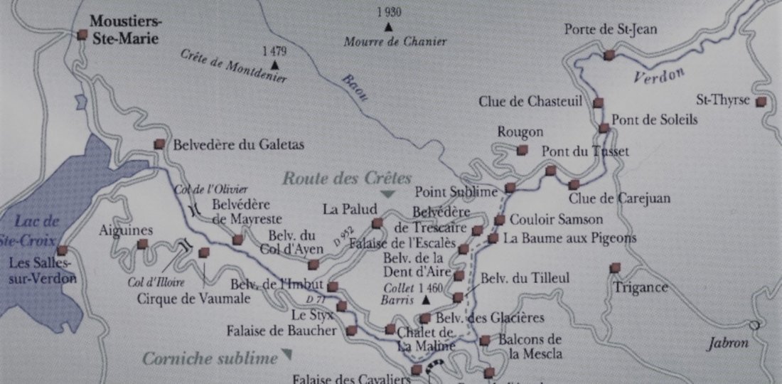 Les gorges du Verdon et le lac de Sainte-Croix offrent deux des trois randonnées en itinérance incontournables au départ du village de Moustiers...