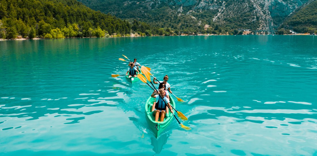 Le canoë sur le lac de Sainte-Croix sera naturellement l'une des épreuves du riche programme de ce raid multisports !