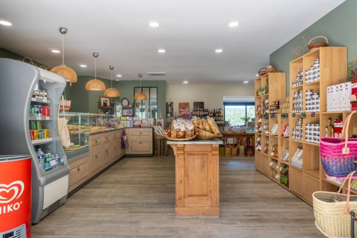 Les Magnans dépôt de pain / espace boutique_Moustiers-Sainte-Marie