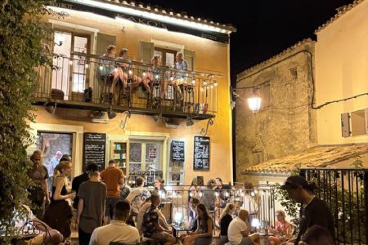 "Kako's" Bar à Vin - Bistrot de la Ferme Rose_Moustiers-Sainte-Marie