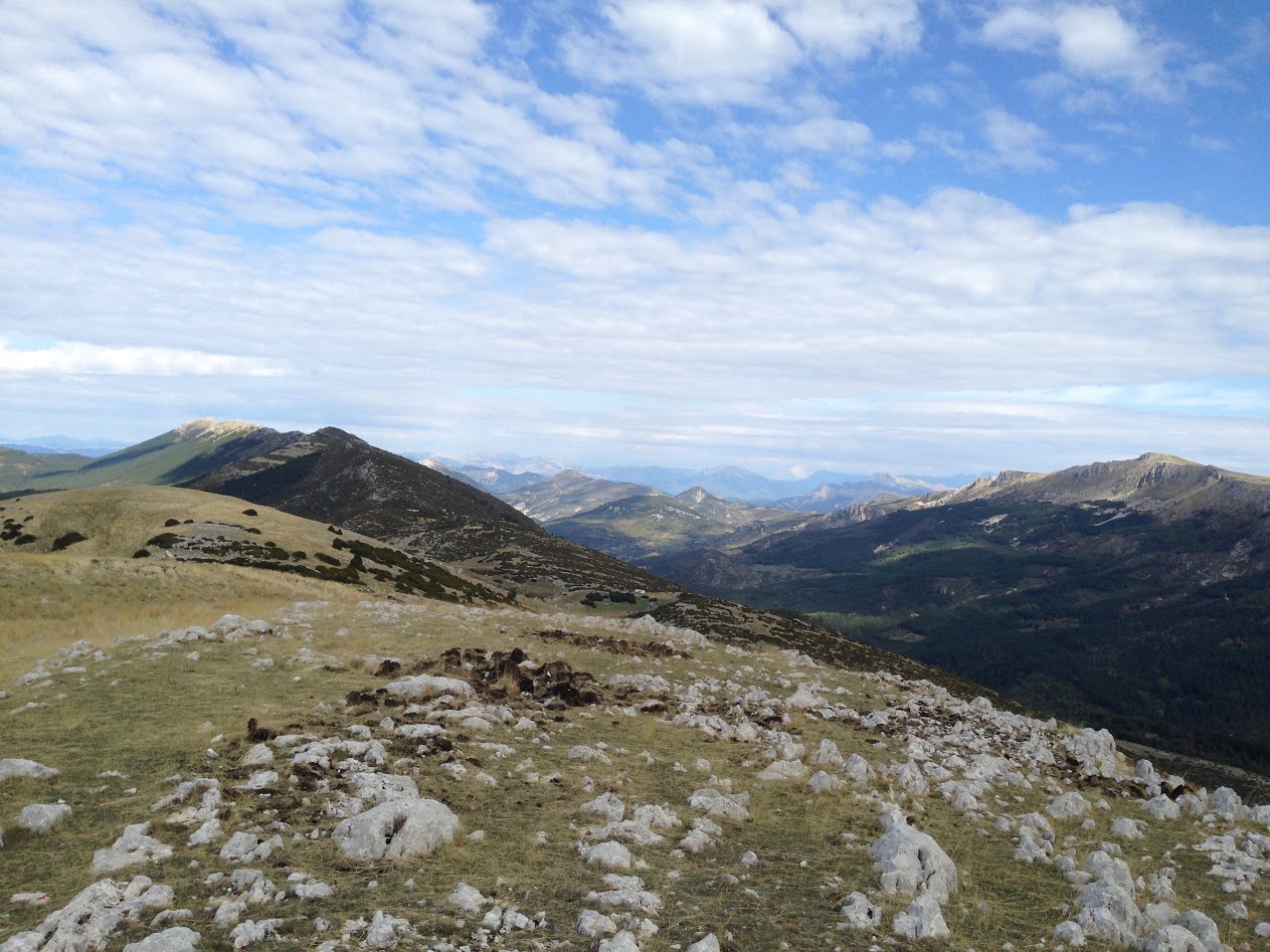 Vu sur les crêtes du Montdenier depuis le sommet du Pavillon.