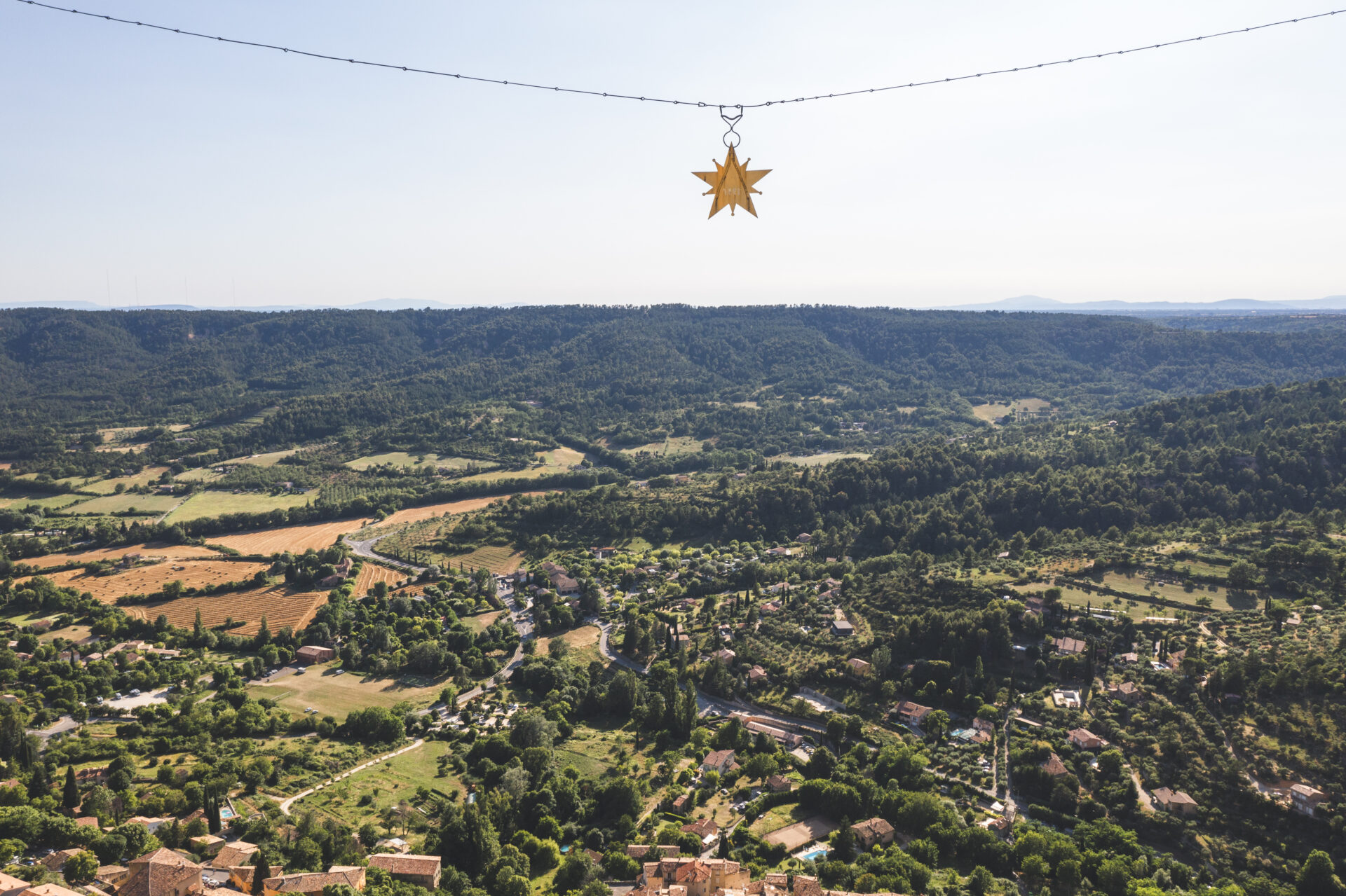 A village with character - Office de tourisme de Moustiers-Sainte