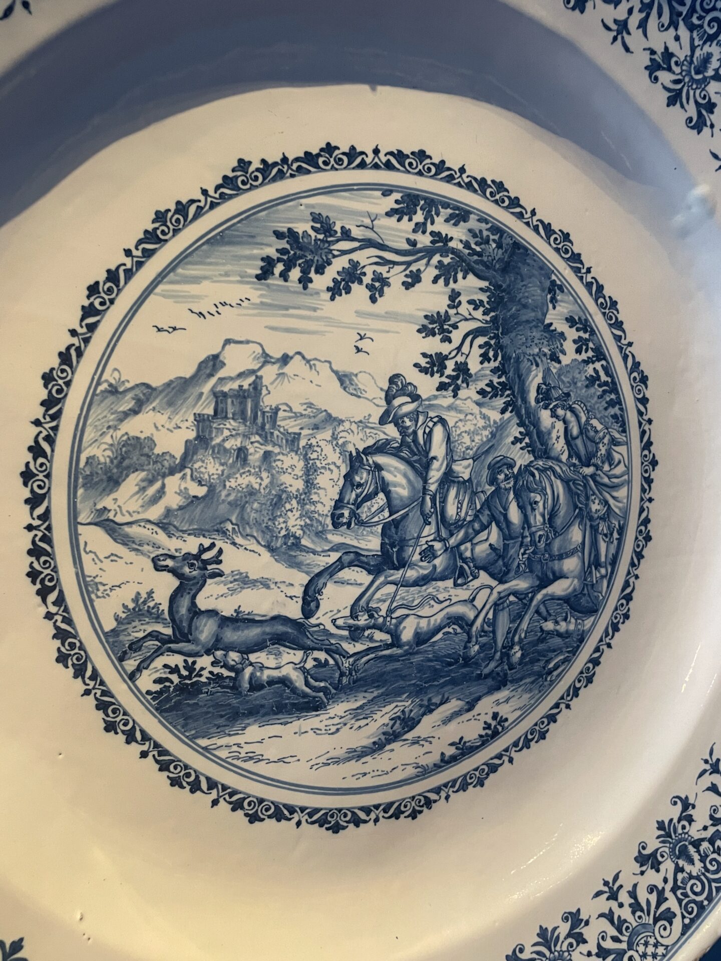 Moustiers プレート The earthenware decorations of Moustiers - Office de tourisme de