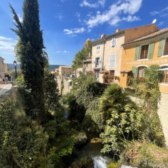 Village et Adou