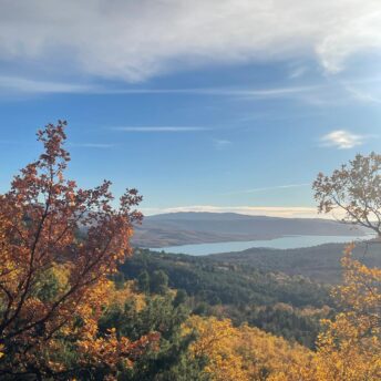 Lac de Sainte-Croix en automne