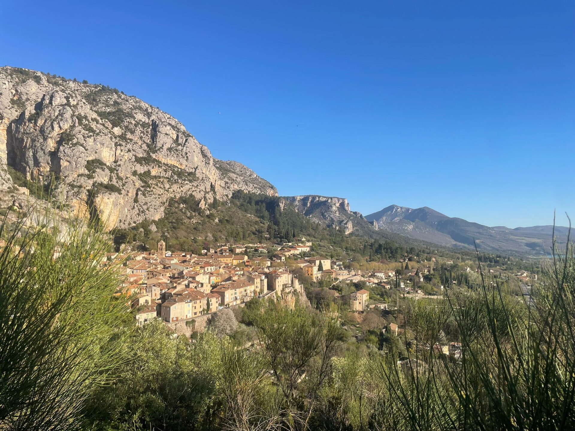 Moustiers depuis les Claux
